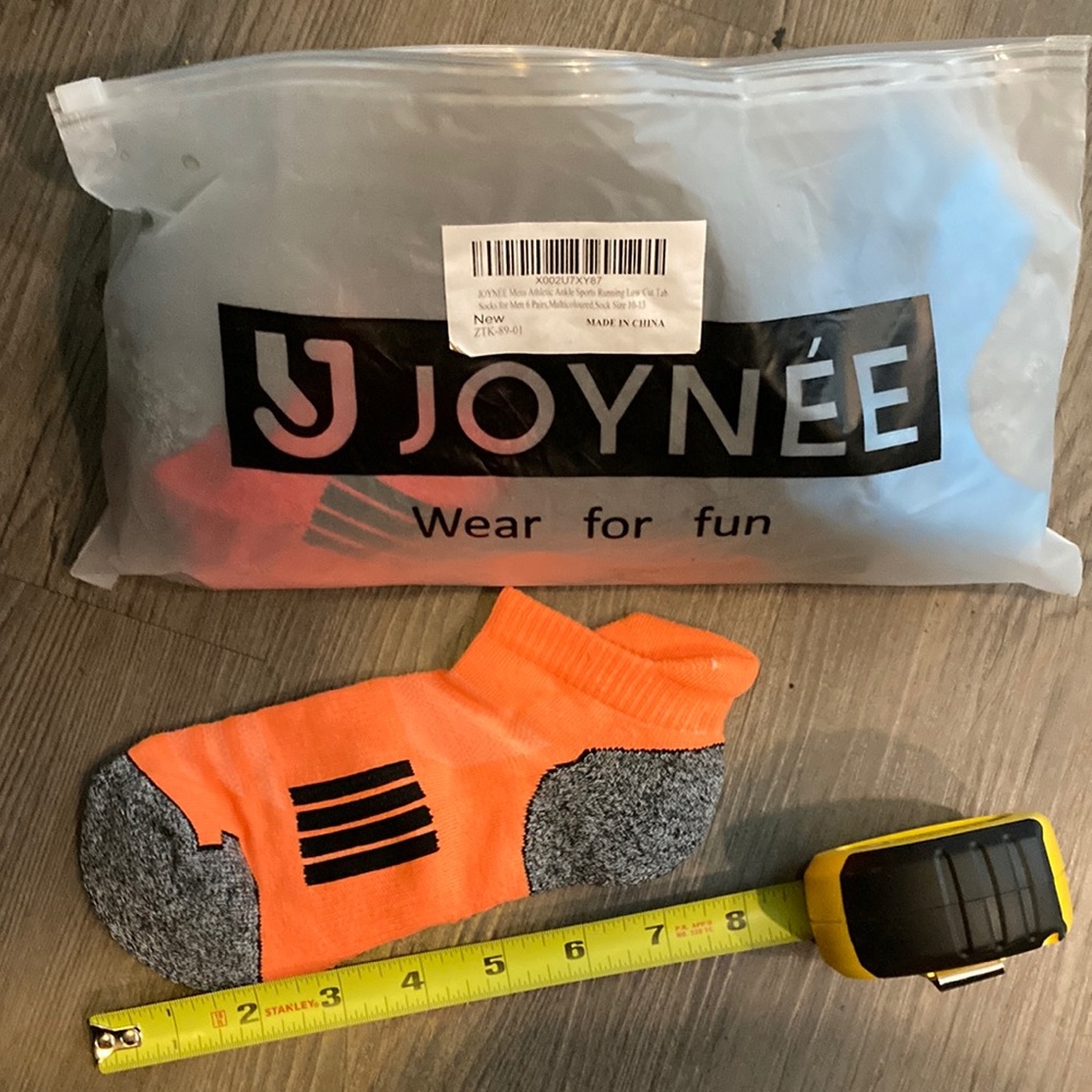 6 pair of new ankle socks, never worn